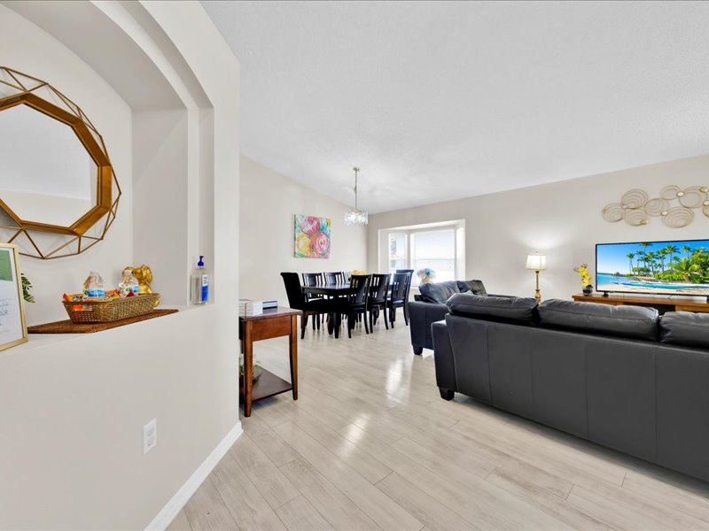 1113 Casterton Circle Davenport - Image 1