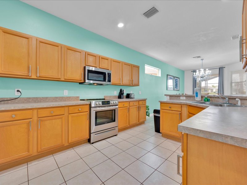 303 Plumoso Loop  Davenport Florida 33897 - Image 12