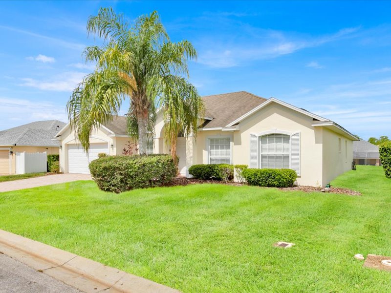 746 Dolcetto Drive  Davenport Florida 33897