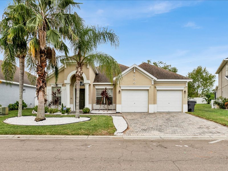 2590 Sand Hill Point Circle  Davenport Florida 33837