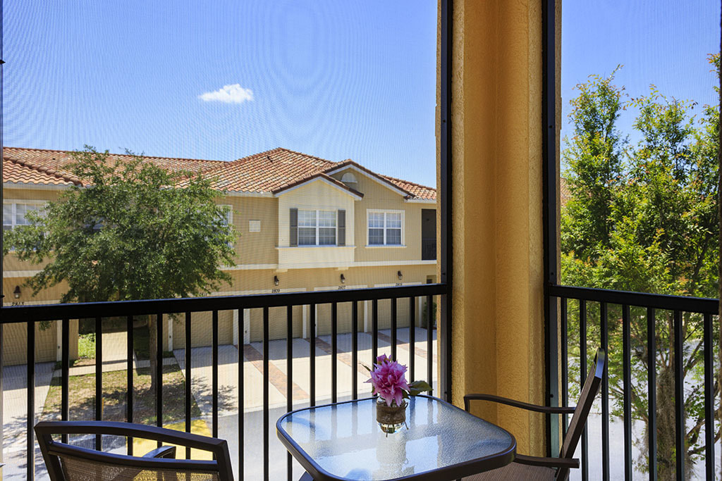 Sunshine Stay Near Disney 2BR Walk to Pool - Image 12